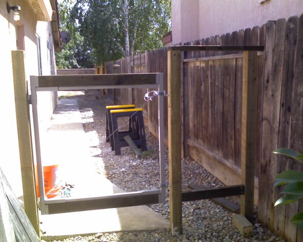 Adjust-a-gate